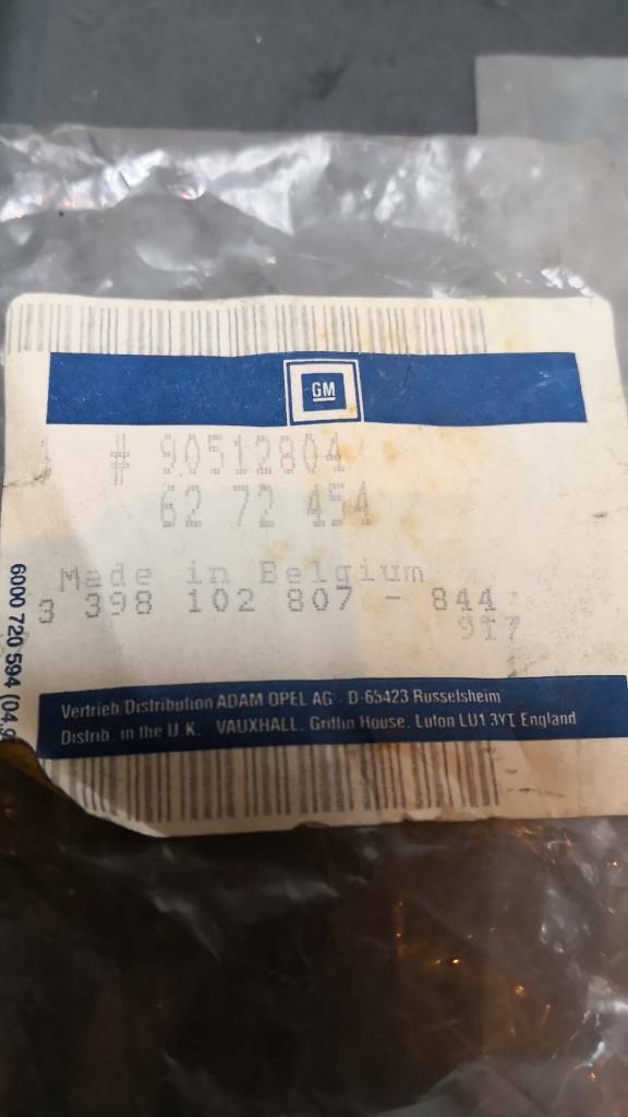 Opel Omega B Scheibenwischerarm vorne rechts Original GM NEU