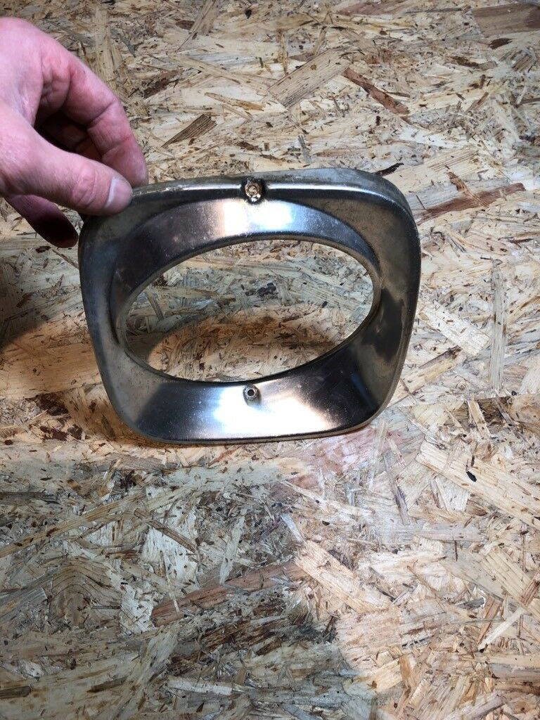 Opel Kadett B Scheinwerfer Rahmen Abdeckung Rechts gebraucht