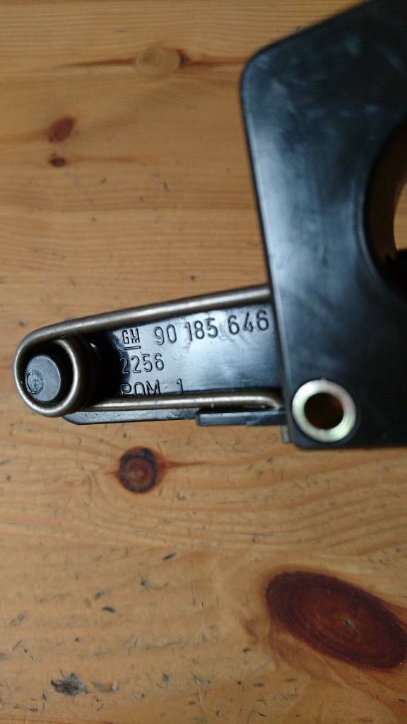 Corsa A Kadett E Hinterrückenarretierung Schloß neu original GM