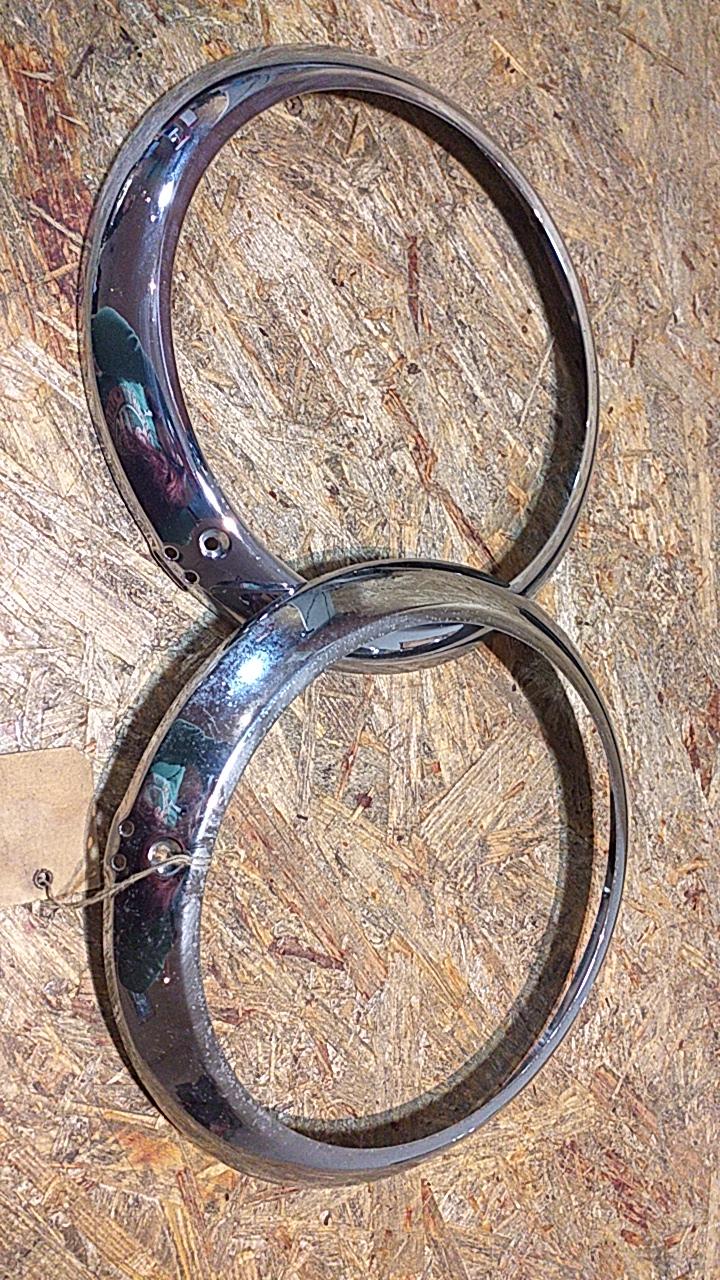 Kapitän 53-57 Set Zierringe an Scheinwerfer aus Altbestand original Bosch NEU