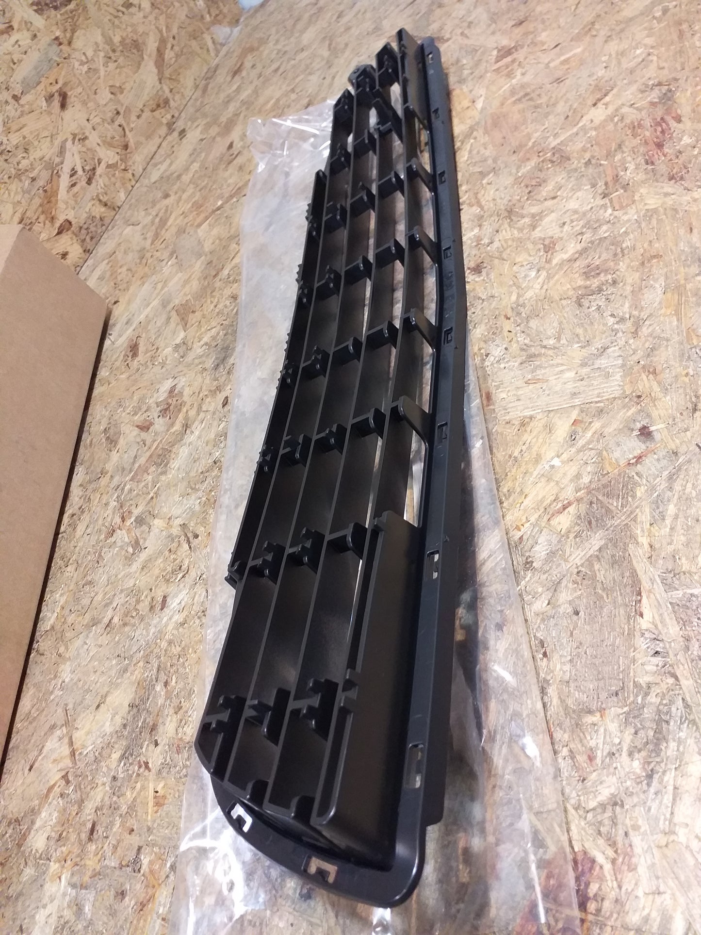 Zafira B Stoßstange Gitter Mitte original GM Opel NEU