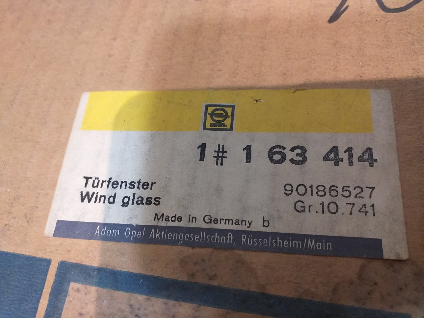 Kadett E Schrägheck 5-Türig Glasscheiben hinten links original GM Opel NEU