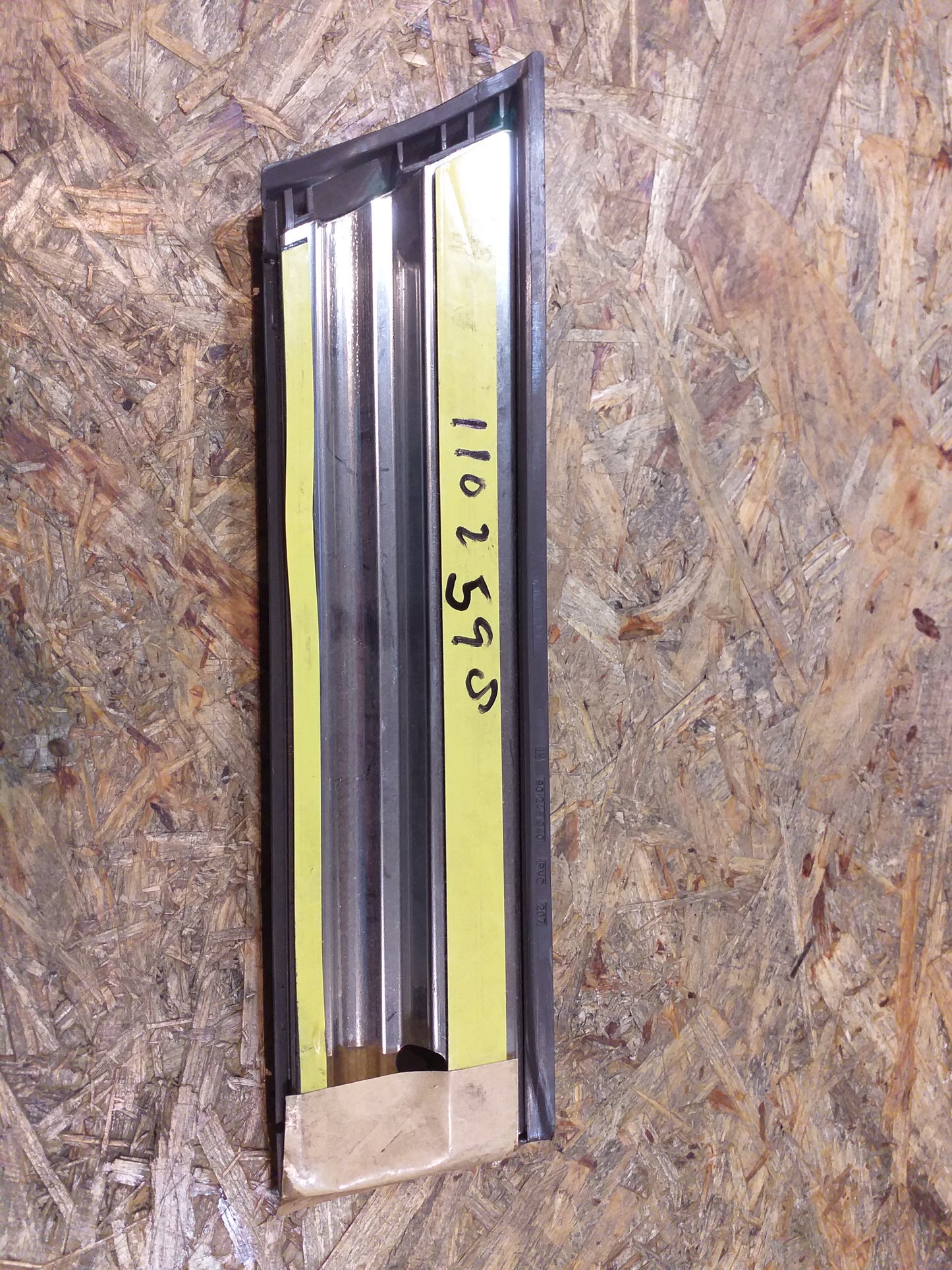 Omega Zierleiste an Kotflügel vorne braun original GM Opel NEU