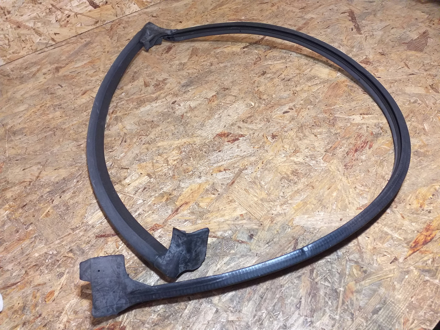 Corsa B Tigra A Gummiabdichtung Scheibe Rückwandtür original GM Opel NEU