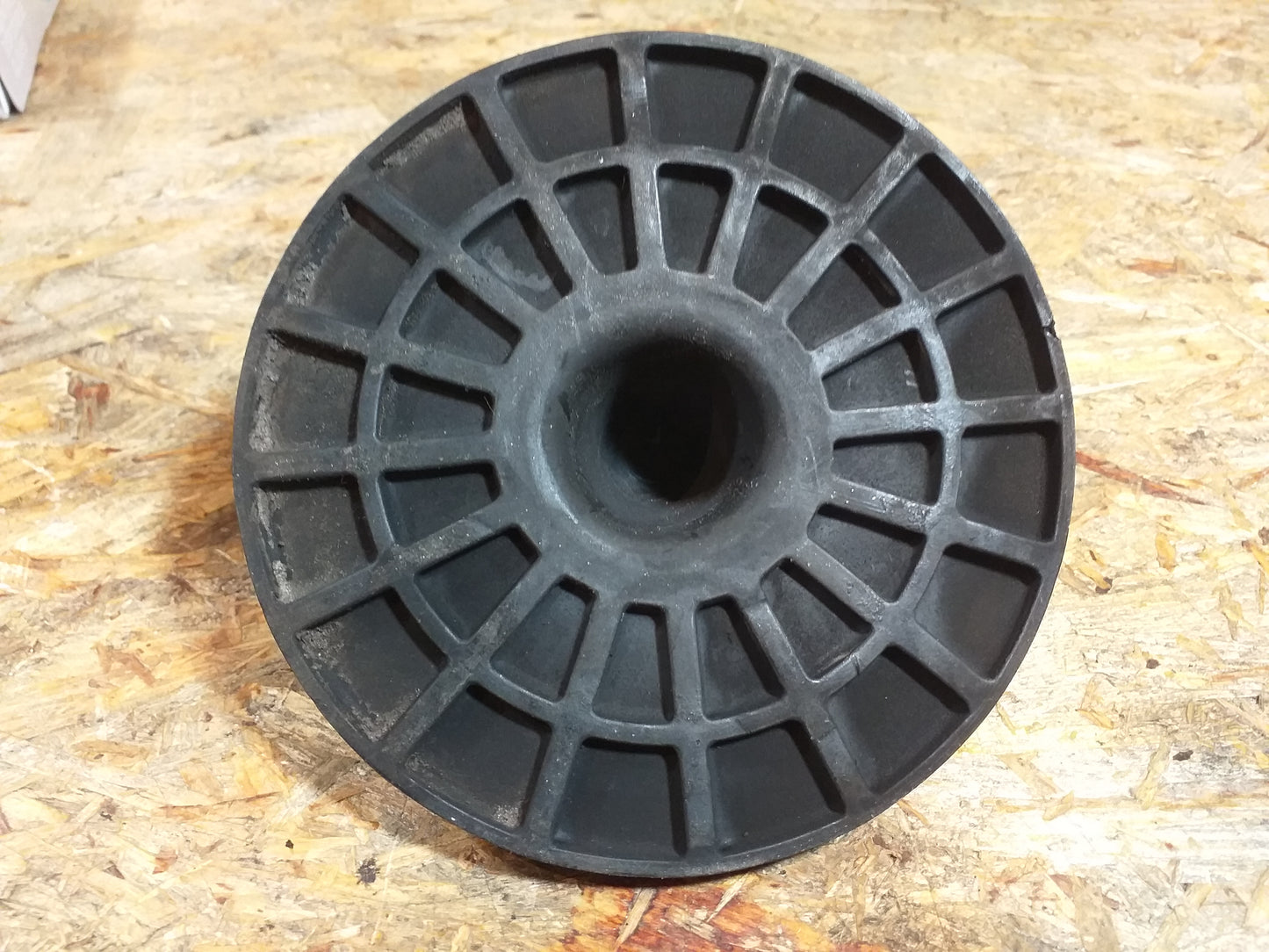 Omega B Puffer (Hinterachse Feder) original GM Opel NEU