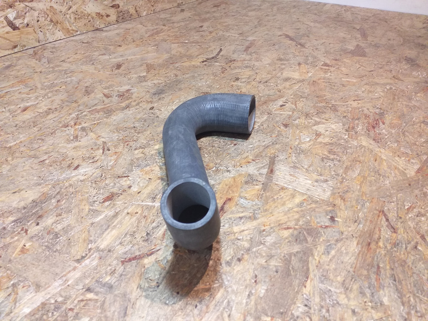 Rekord E 78-86 Bj Kühlerschlauch original GM Opel NEU