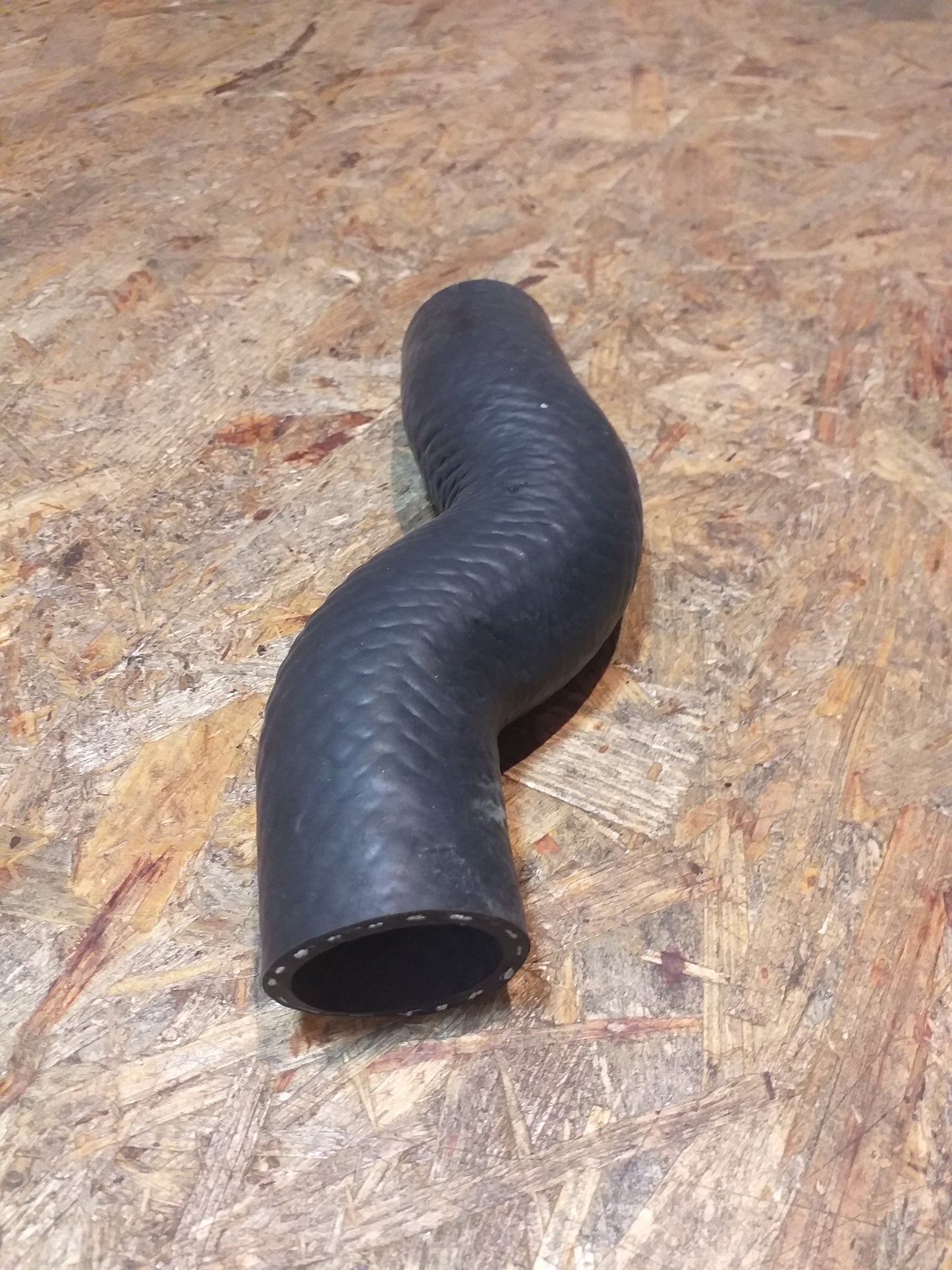 Monterey 3.0TD bis 3/99 AD/JJ 98-99 Bj Auslass-Schlauch original GM Opel NEU