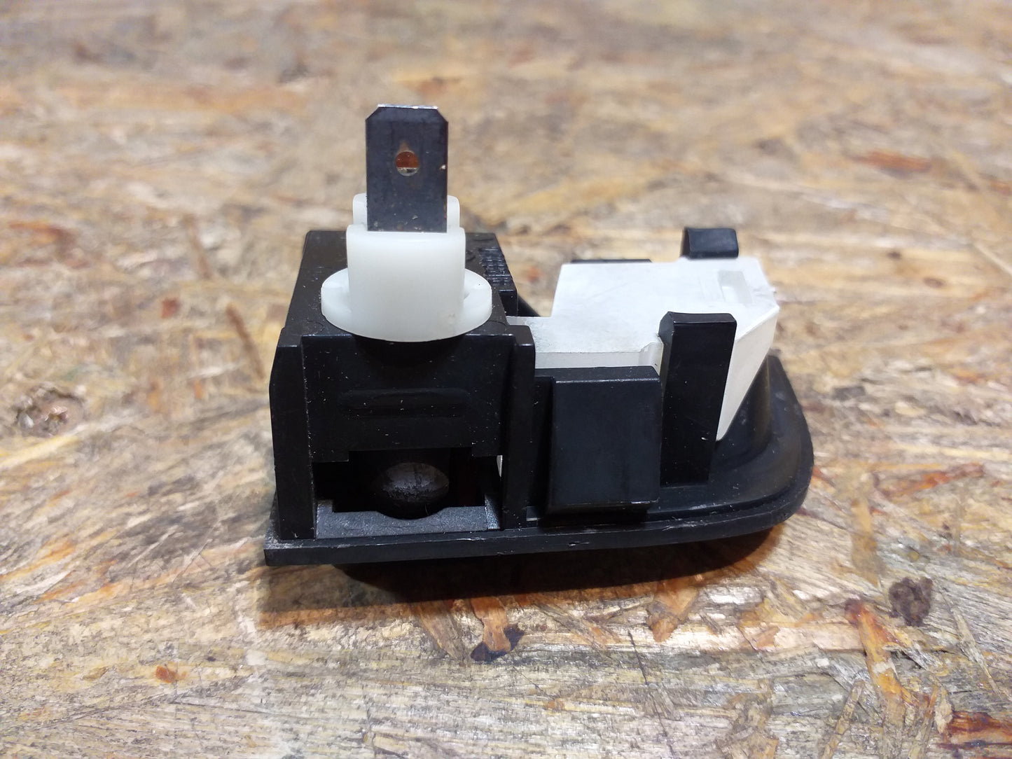 Manta B Schalter Heckscheibenheizung original GM Opel NEU