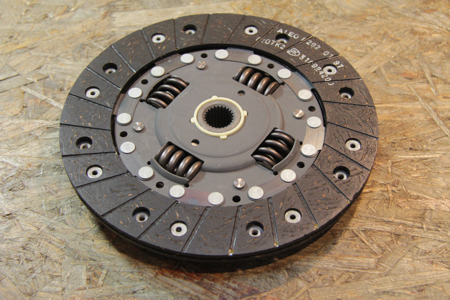Original GM Opel Kupplungsscheibe Ascona C Astra F Kadett E 90512581 Ascona C , Astra F , Kadett E