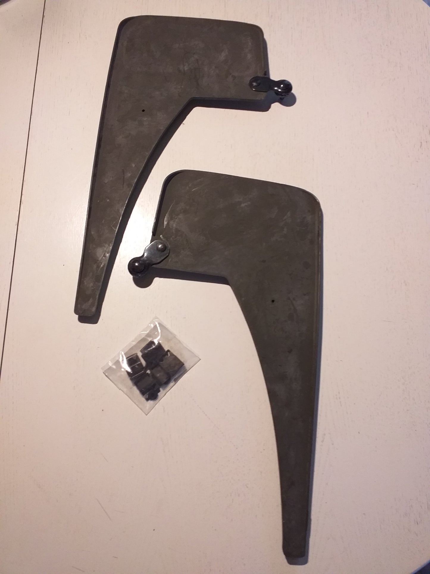Kadett E GSi Meriva Satz Schmutzfänger hinten original Opel NEU
