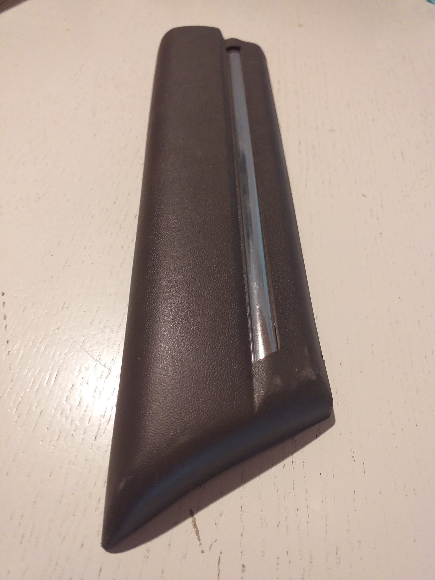 Omega A Schutzzierleiste Kotflügel vorne rechts dunkelbraun original GM Opel NEU