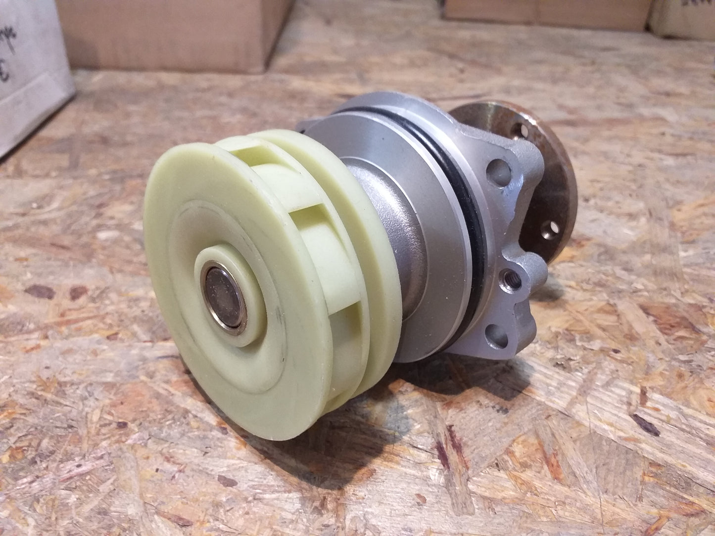 Omega B 2.5 TD Wasserpumpe original GM Opel NEU