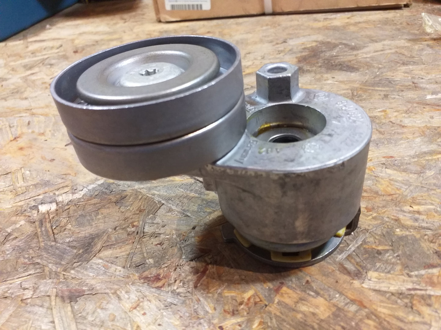 Renault Nissan Volvo Spannrolle Keilrippenriemen original GM Opel NEU