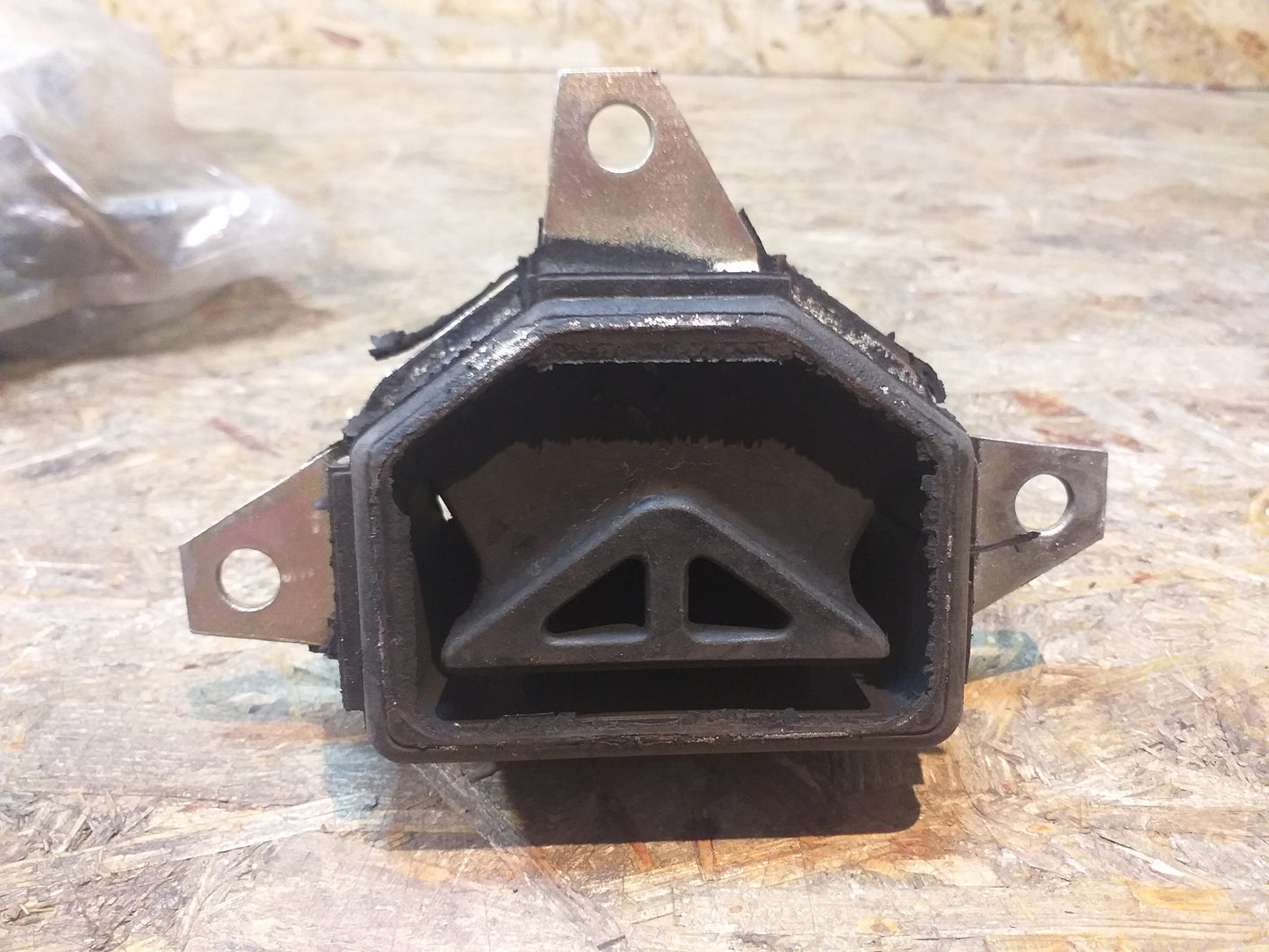 Corsa A Motorlager Motoraufgängung original GM Opel NEU