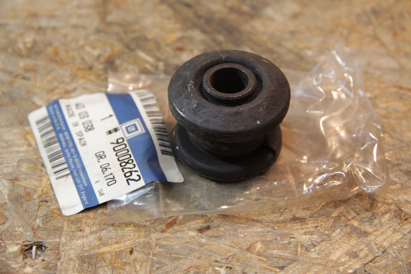 Original GM Opel Dämpfungsbuchse extra hart Zugstrebe vorne 90008262 Corsa A