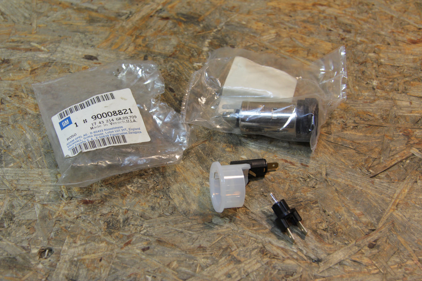 Original GM Opel Zigarettenanzünder Corsa A Kadett E 90008821 Corsa A , Kadett E