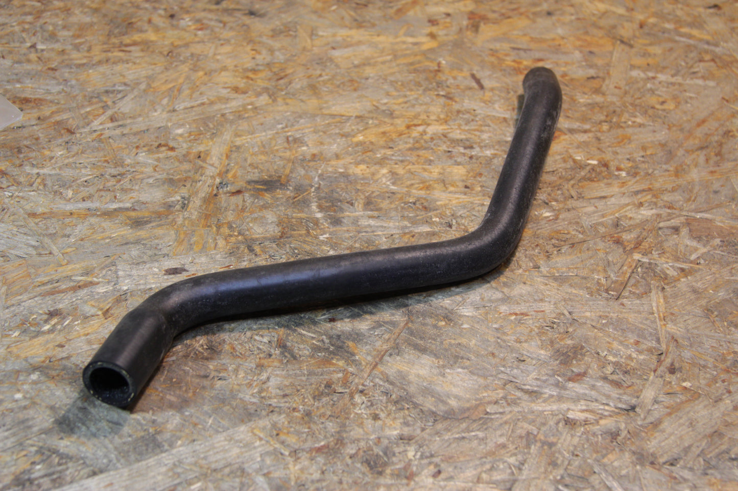 Original GM Opel Heizungsschlauch Rücklauf Kennzeichen: BJ Inndendurchmesser: 15 mm hinten, 17 mm vorne 90570061 Astra F
