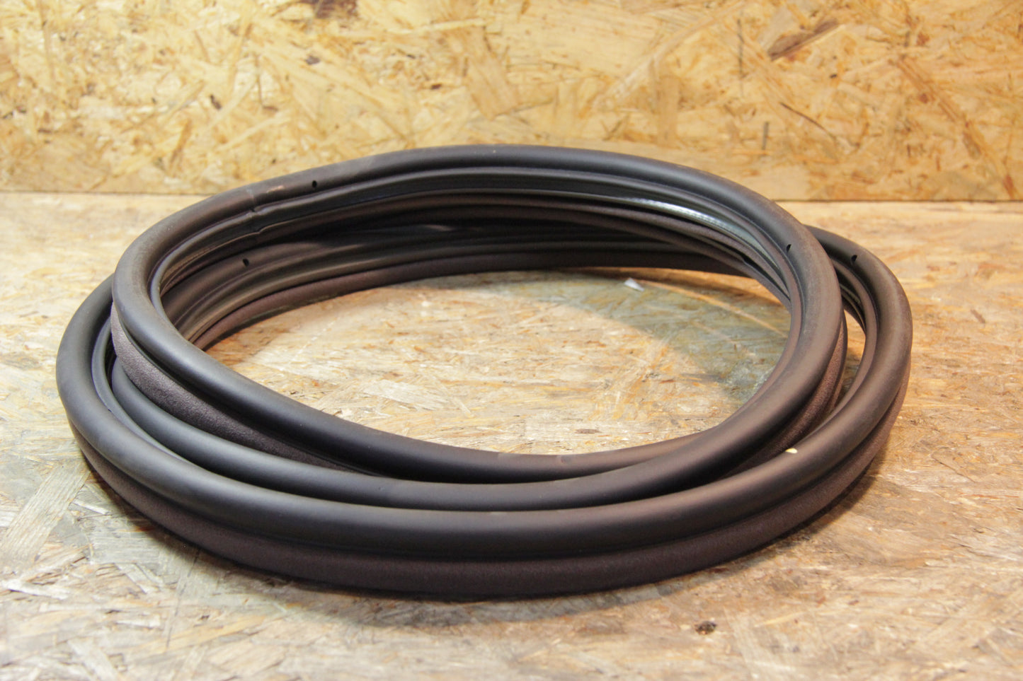 Original GM Opel Gummidichtung Tür hinten braun Farbcode: 825 90330059 Senator B
