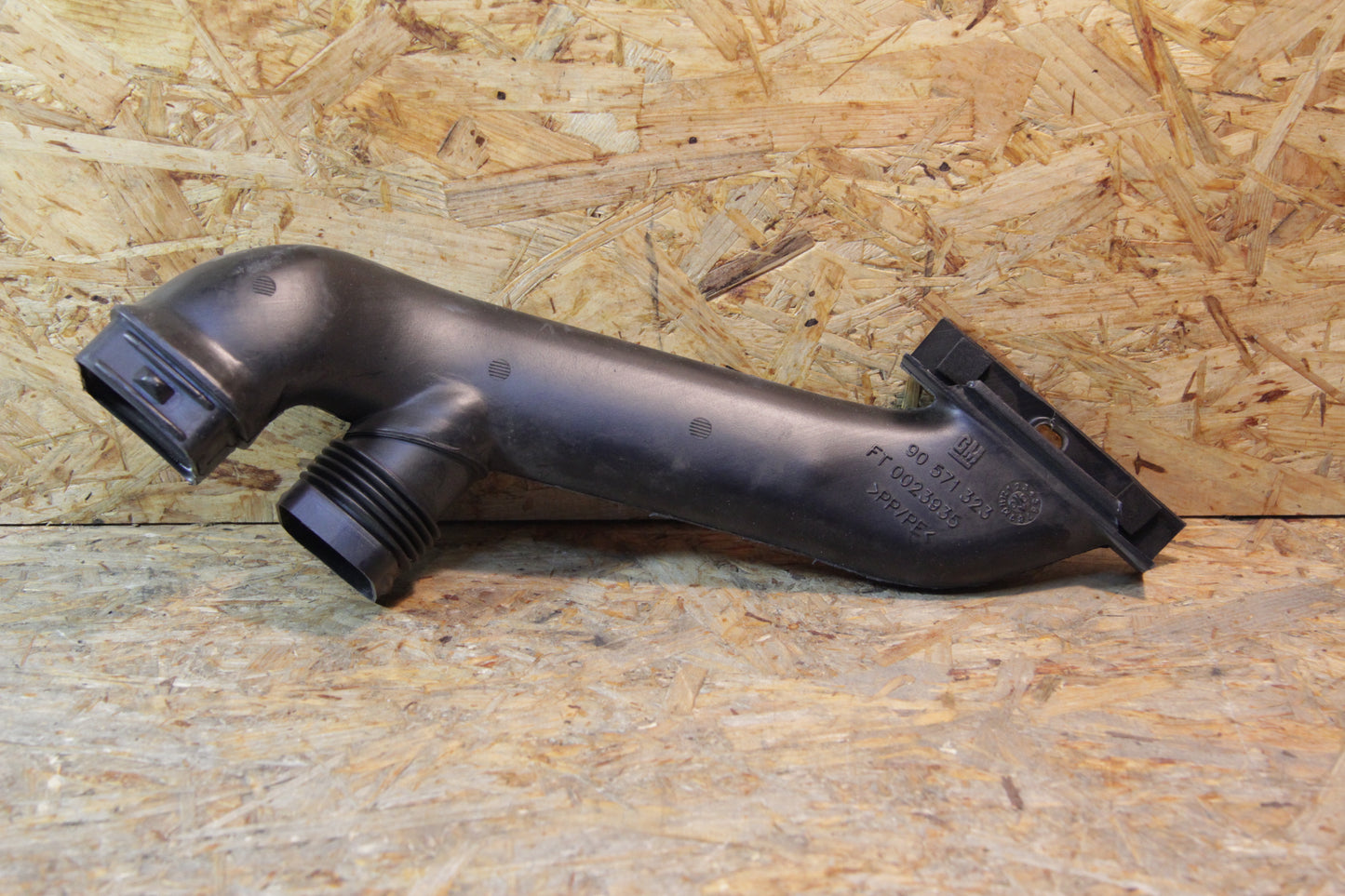 Original GM Opel Anschlussstutzen Rohr Luftreiniger 90571323 Corsa B