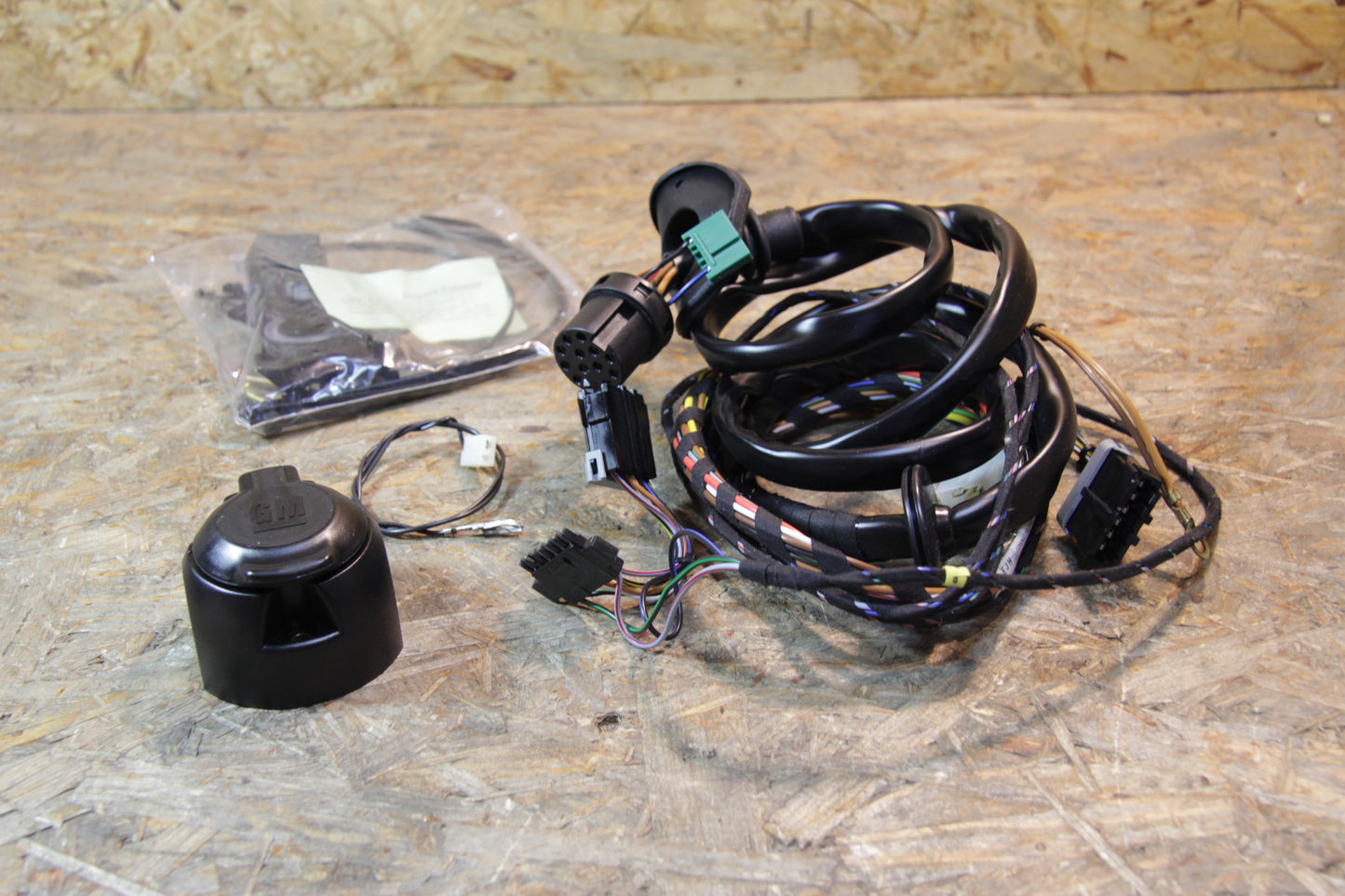 Original GM Opel Satz E-Teile für Anhängerkupplung, (13 Stifte) 9121689 Corsa B Neu