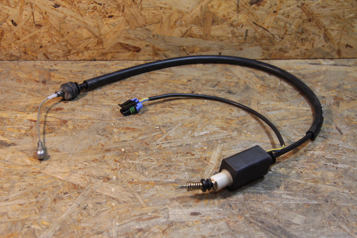 Original GM Opel Gaszug Kennzeichen: AT 90499569 Vectra B