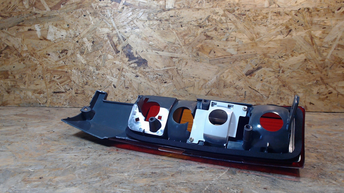 Original GM Opel Heckleuchte links 90273137 Kadett E