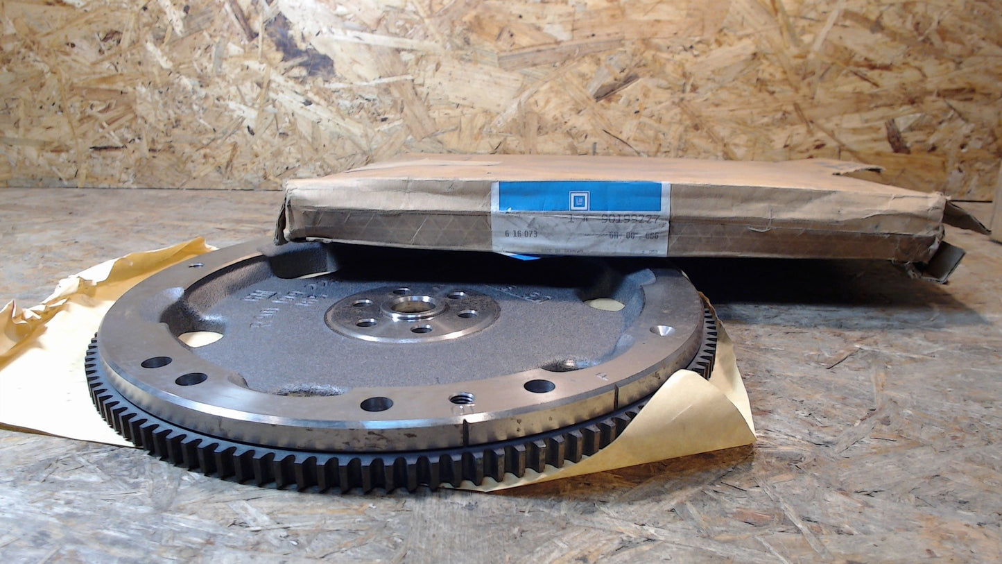 Original GM Opel Schwungscheibe (ohne die dünne Antriebsscheibe) 90199227 Omega A , Senator A