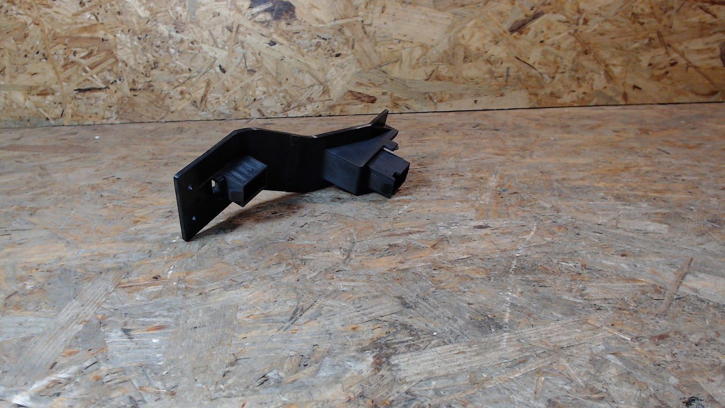 Original GM Opel Halter Stossfänger hinten links Kunststoff 90229244 Senator B