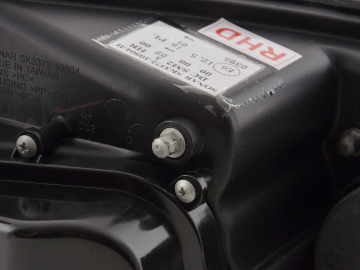 Scheinwerfer Set Xenon Angel Eyes LED BMW 5er E60/E61 Bj. 03-04 chrom für Rechtslenker