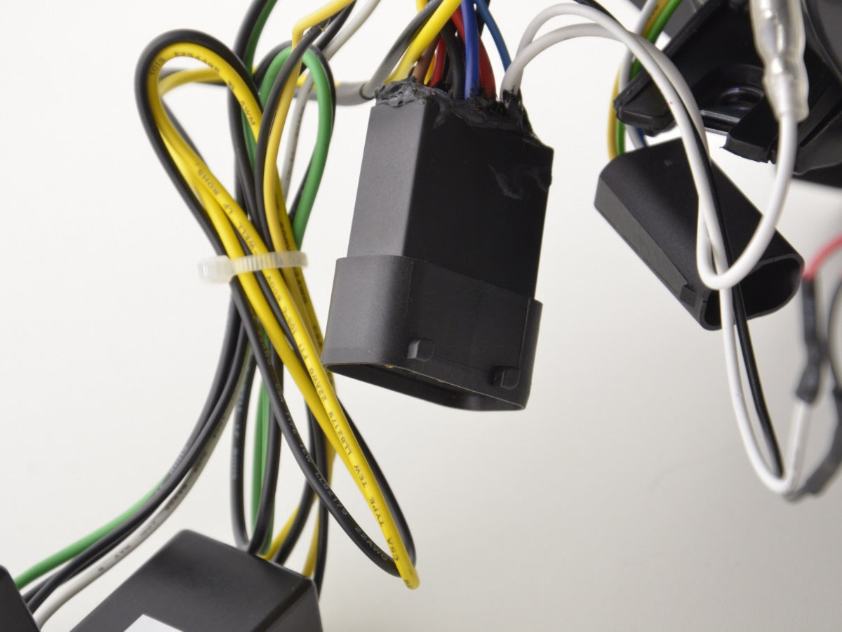 Scheinwerfer Set Xenon Angel Eyes CCFL BMW 5er E60/E61 Bj. 03-04 schwarz für Rechtslenker