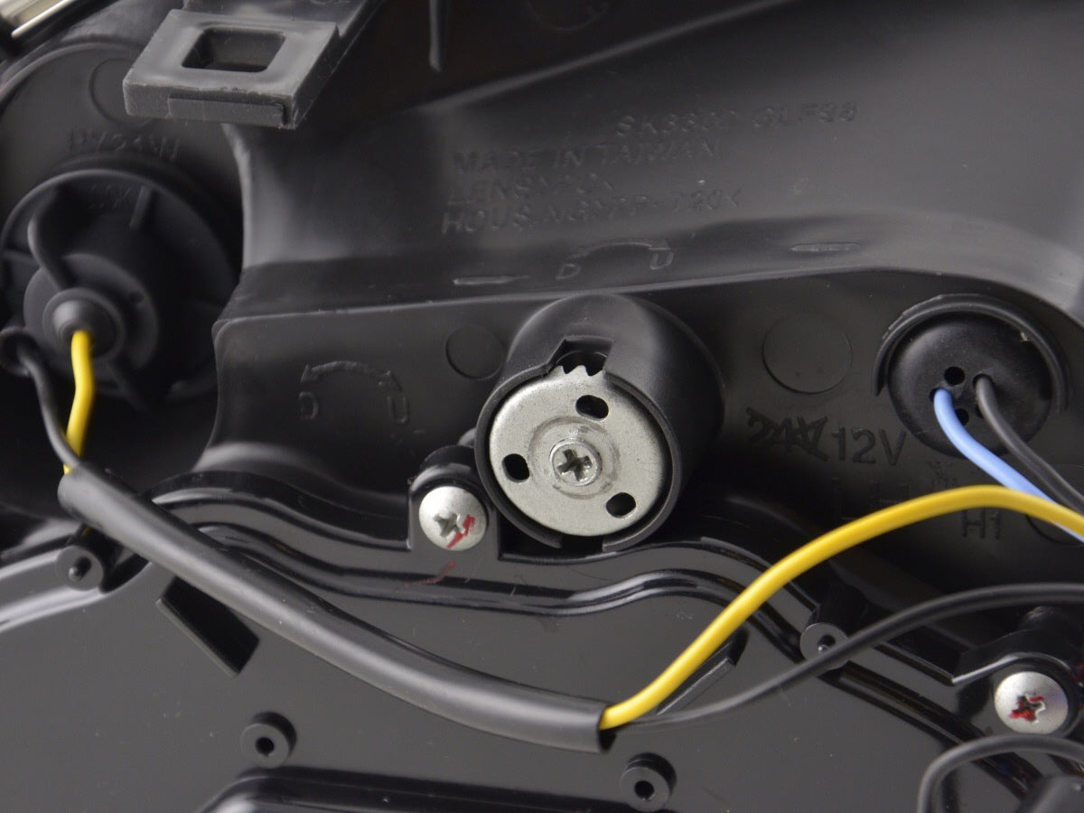 Scheinwerfer Set Daylight LED TFL-Optik VW Golf 4 Typ 1J Bj. 98-03 chrom für Rechtslenker