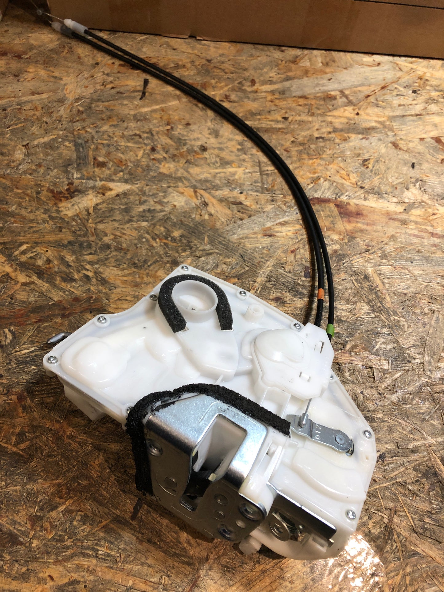 Original Opel Agila B Verriegelung Vordertür links Neu