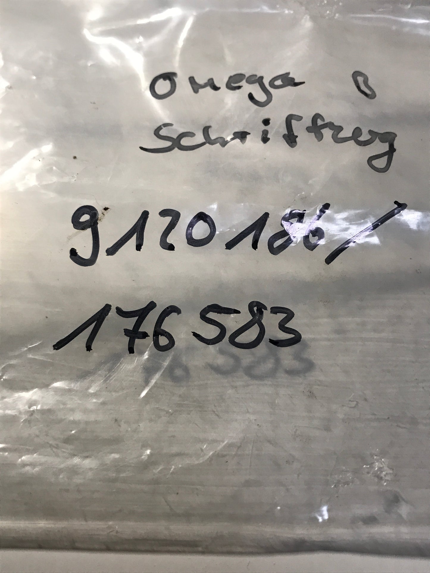 Original Omega B 2,0 16V Schriftzug hinten NEU