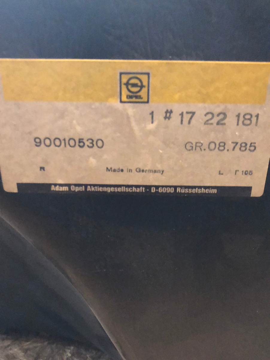 Original GM Opel Kadett E Stufenheck Ablagefach Kofferraum Neu original-gm-opel-kadett-e-stufenheck-ablagefach-kofferraum-neu