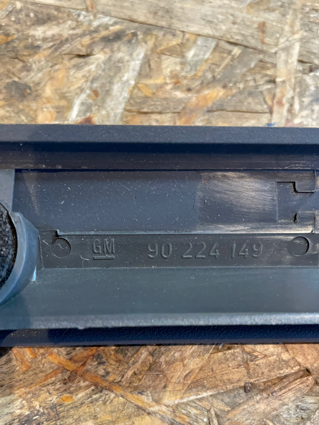 Original GM Opel Omega A Griff Heckklappe ohne Schalter Neu