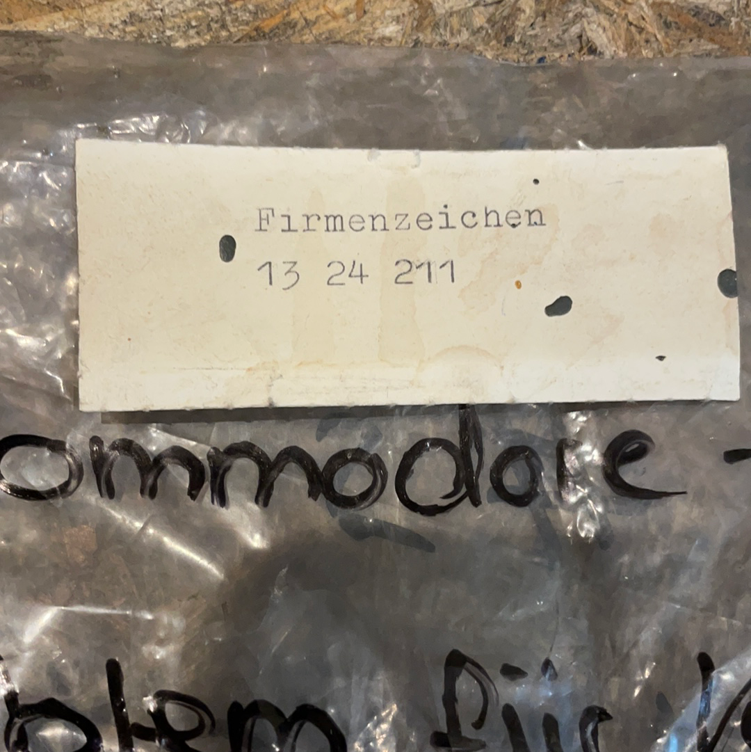 Original GM Opel Rarität Commodore B Emblem Kühlergrill Neu