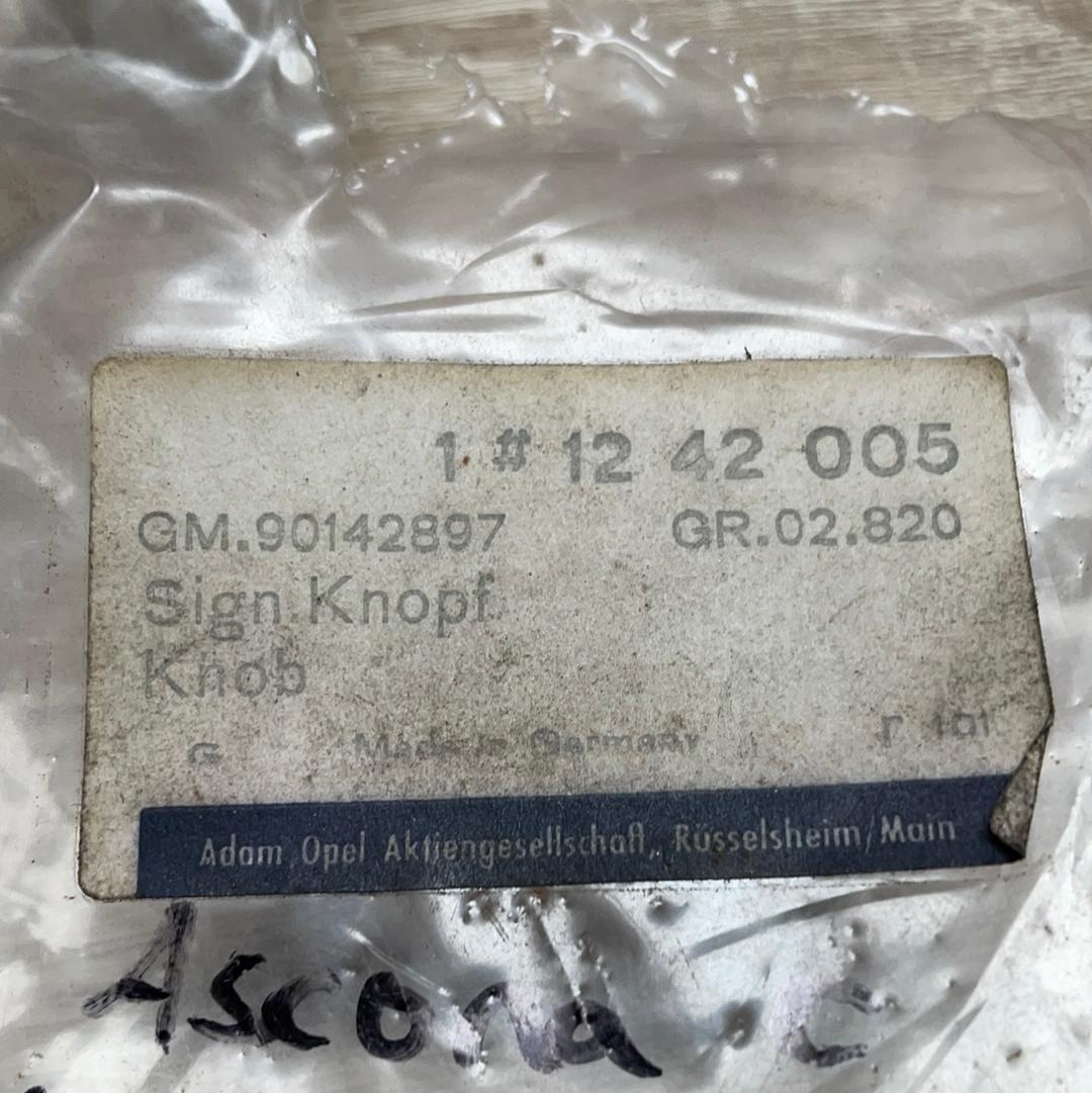 Original GM Opel Ascona C Hupenknopf Neu