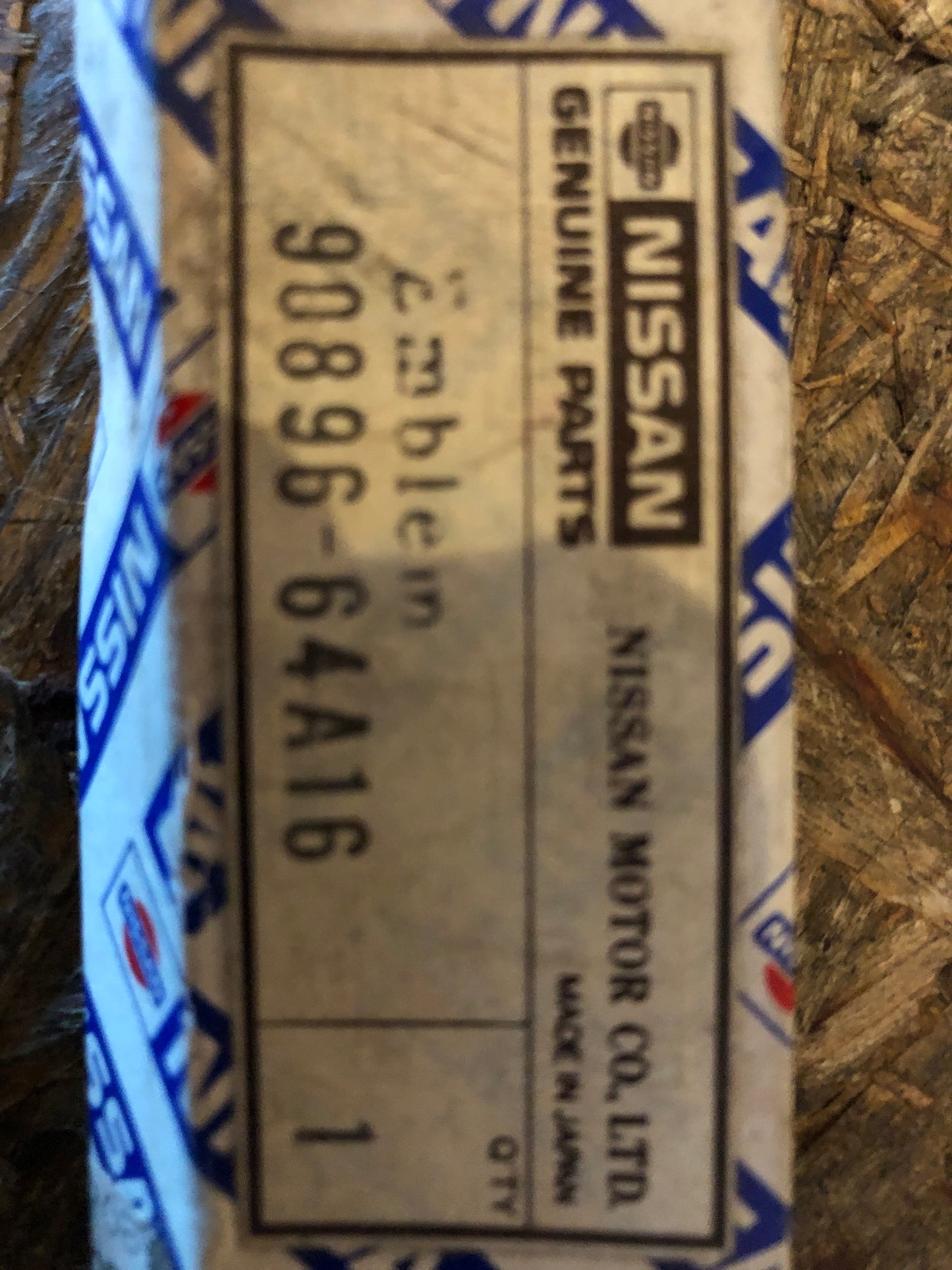 Original Nissan Sunny Emblem Neu