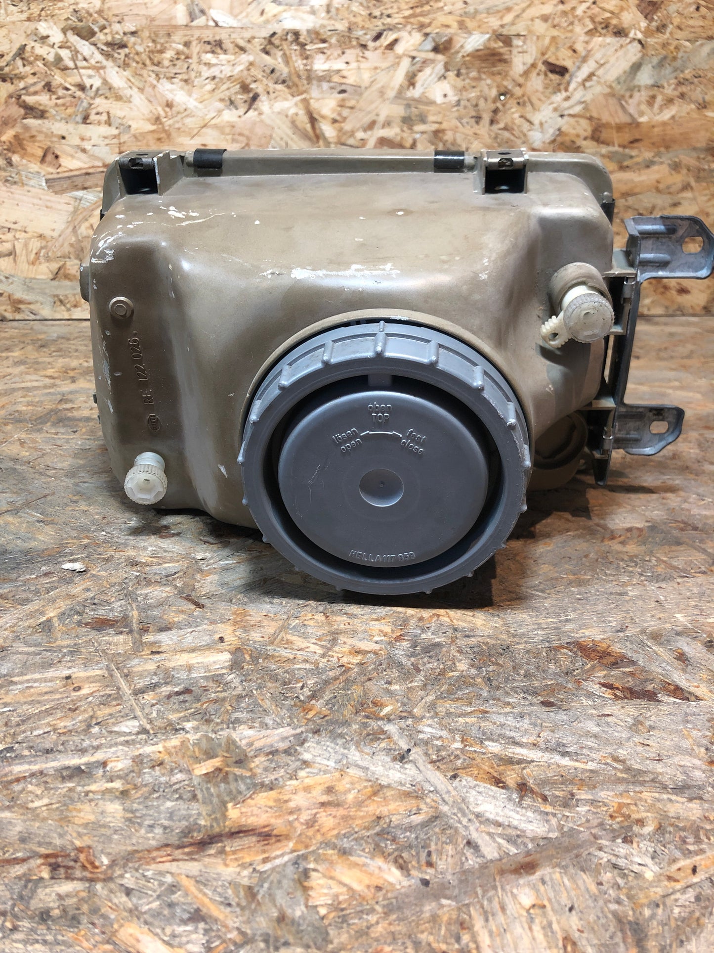 Original Audi 100 Scheinwerfer links