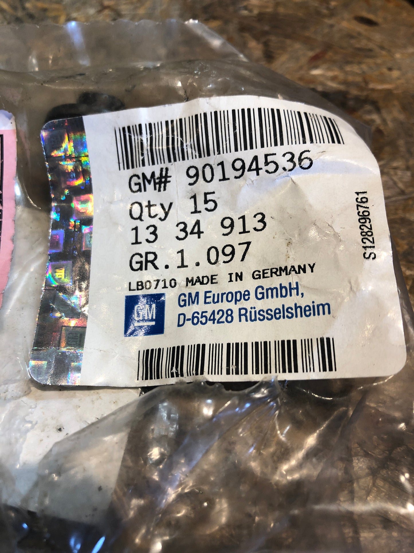 Original Opel 6 Kant Schraube an Zylinderkopf Neu