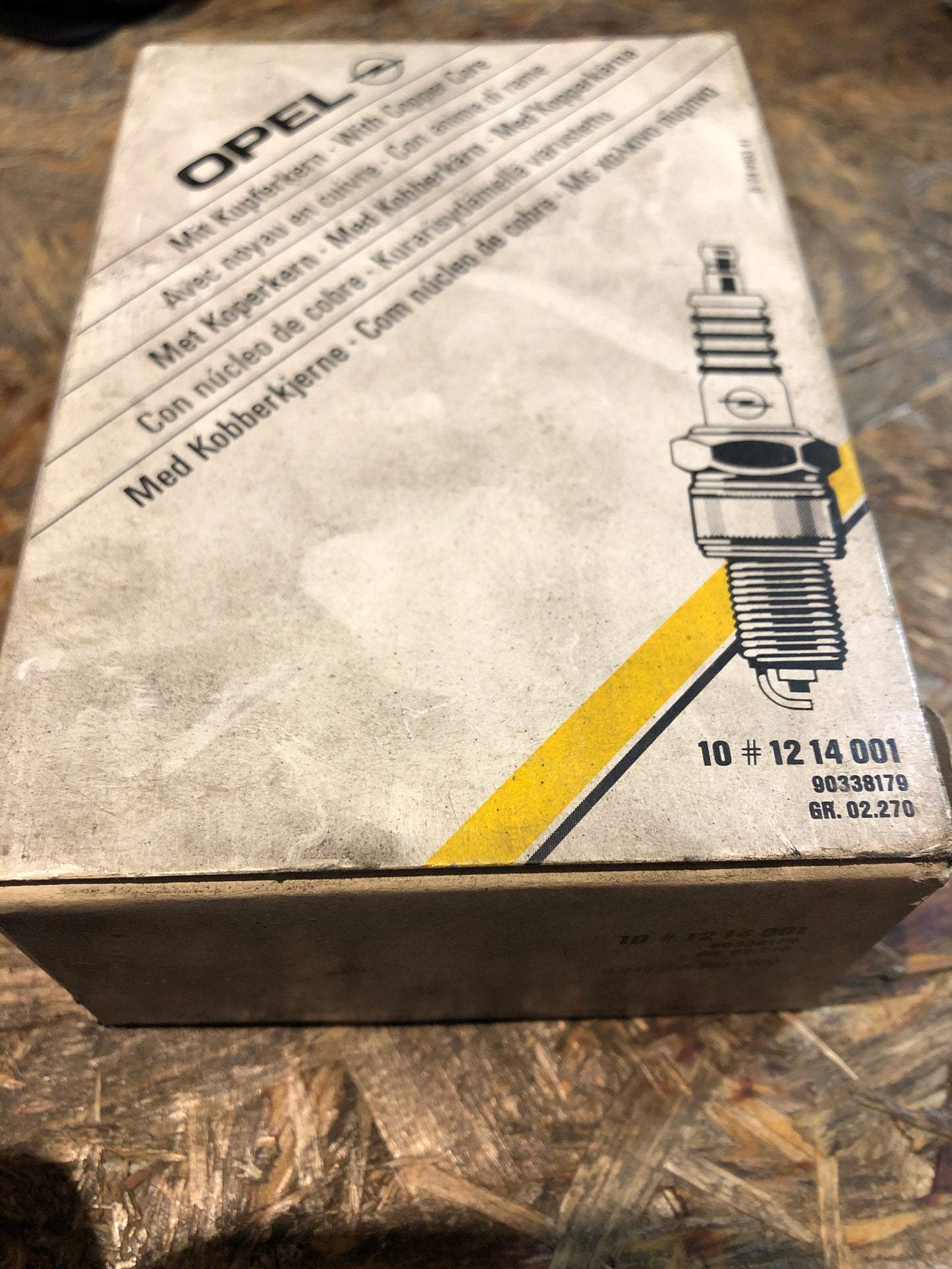 Original Opel Astra Corsa Meriva Omega Vectra Zafira Zündkerze Neu