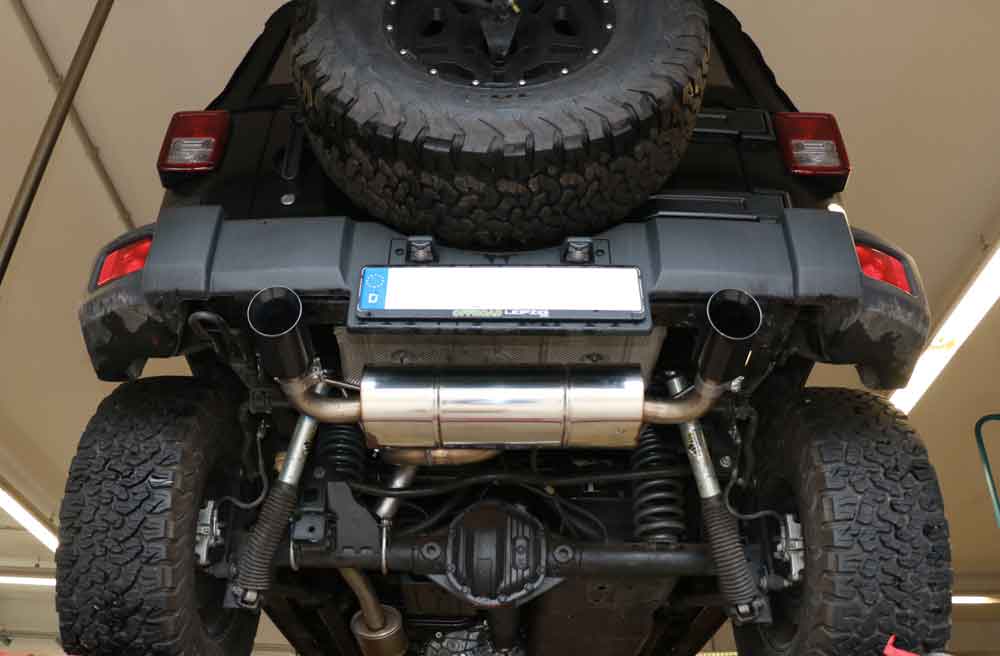 FOX Jeep Wrangler III - JK Endschalldämpfer quer Ausgang rechts/links - 1x100 Typ 25 rechts/links schwarz emalliert