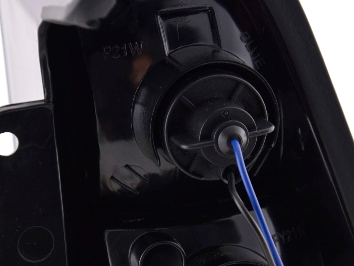 LED Rückleuchten Set Ford Focus Turnier DNW Bj. 98-04 chrom