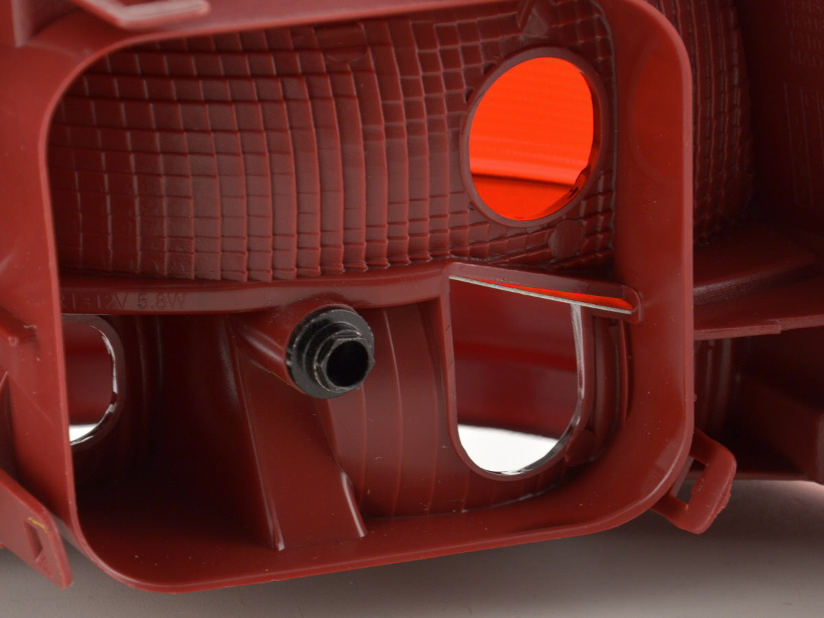 Verschleißteile Rückleuchte links VW Passat 3C Limousine Bj. 2010- rot/klar