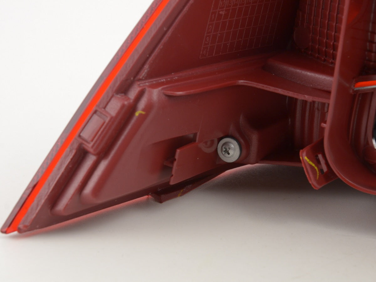 Verschleißteile Rückleuchte rechts VW Passat 3C Limo Bj. 10-14 schwarz