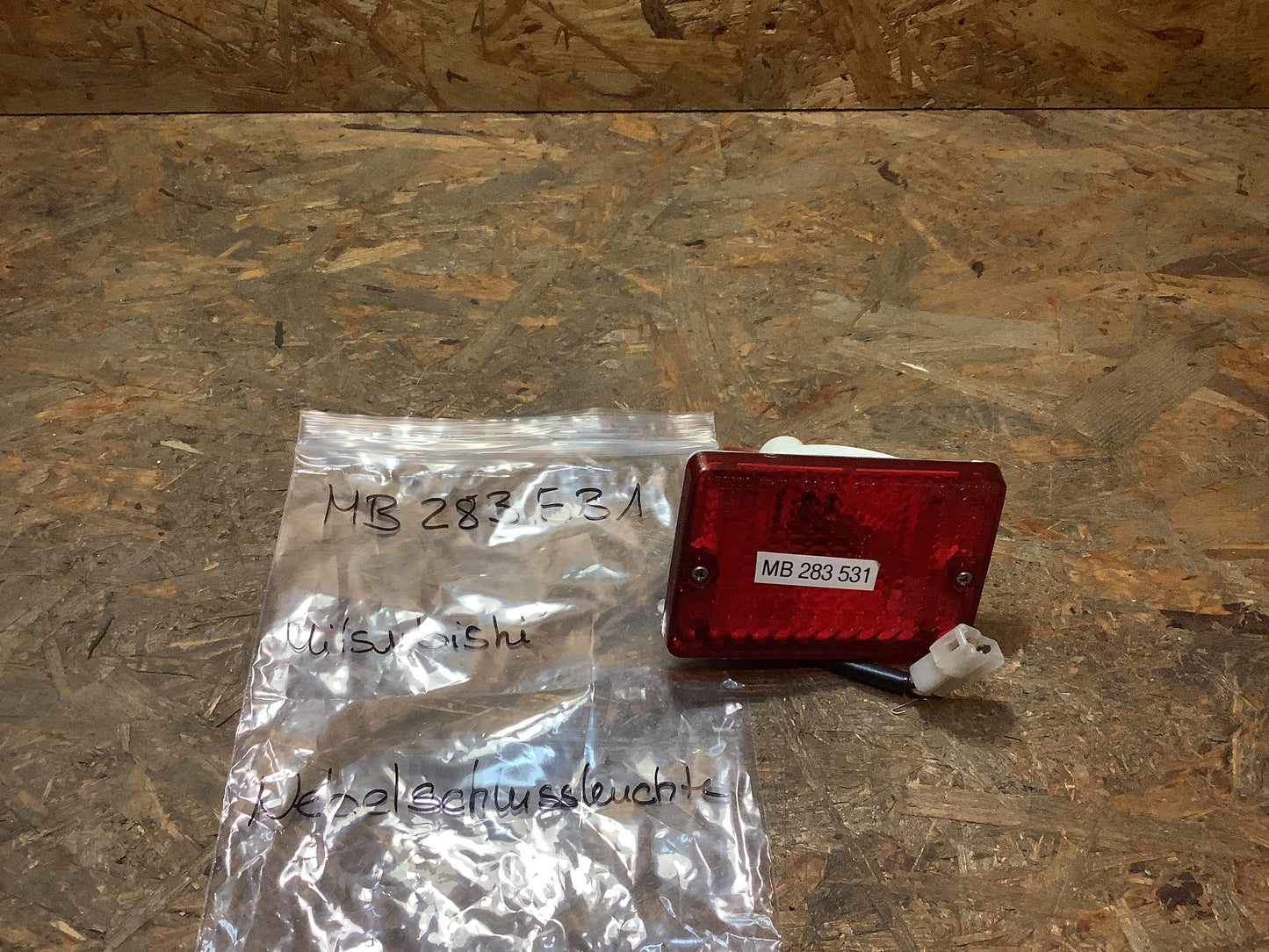 Mitsubishi Nebelschlussleuchte Original Mitsubishi NEU