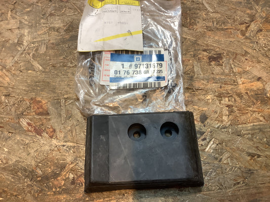 Opel Campo Türstopper für hinteres Scharnier links an Schlossstange Original GM NEU