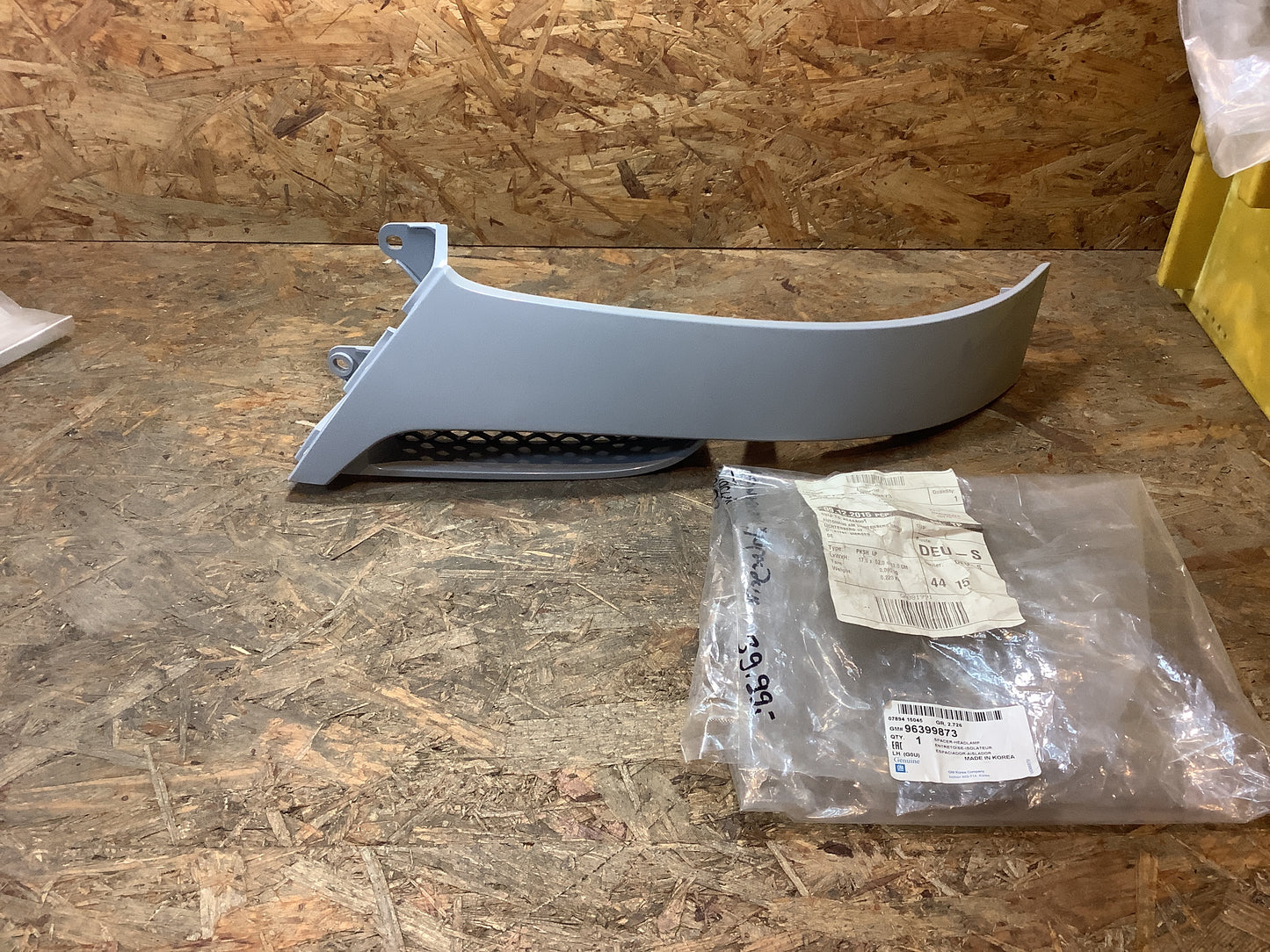 Chevrolet Formteil an Kühlgrill Original GM NEU