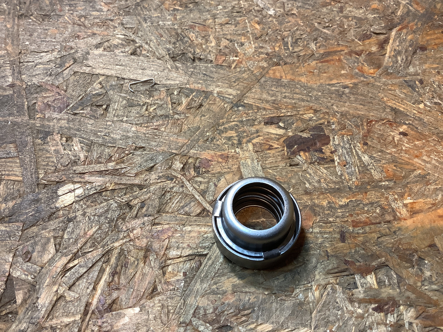 Mitsubishi Libero, 1. Generation, Bj. 92-95 Feder, M/T- Gangschaltung Neutralrückstellung Original Mitsubishi NEU