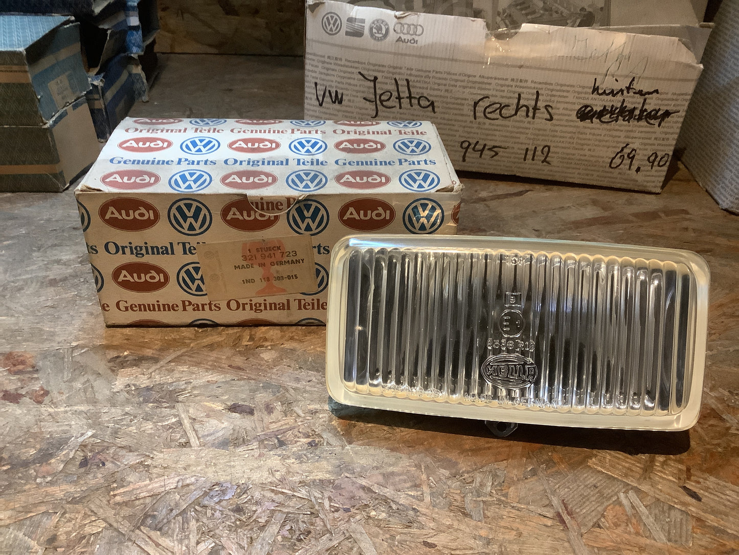 Audi Quattro Zusatzscheinwerfer Original Genuine Parts Hella NEU